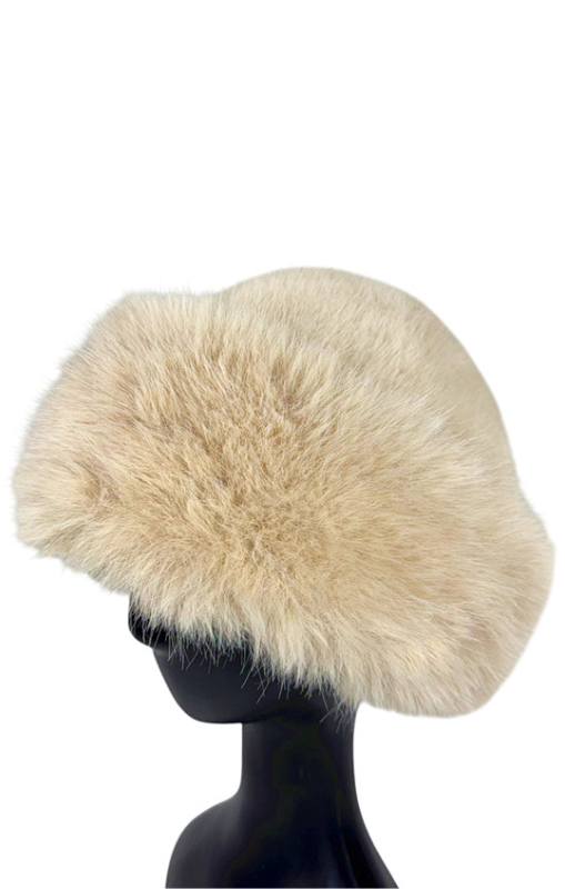 Autn_HT320333-03_beige_on_model_AI