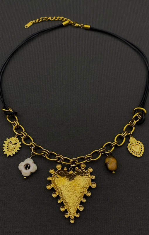 Bhyza-HeartCharmNecklaceprincessbazaar1