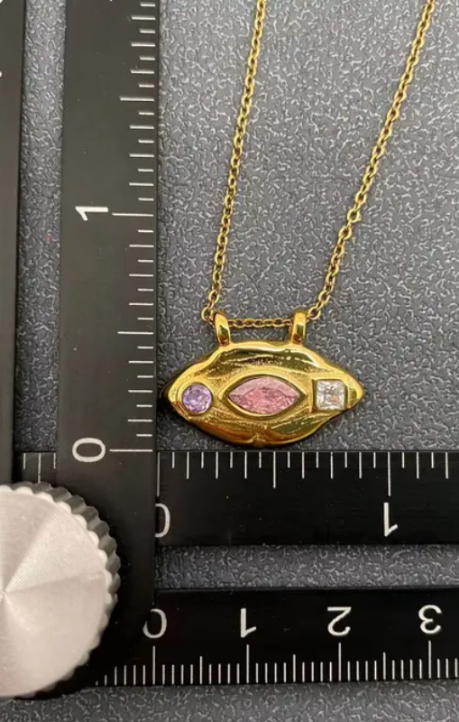 Bhyza-InlaidZirconLipShapeCharmNecklace-MIO65182princessbazaar1