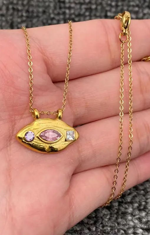 Bhyza-InlaidZirconLipShapeCharmNecklace-MIO65182princessbazaar1