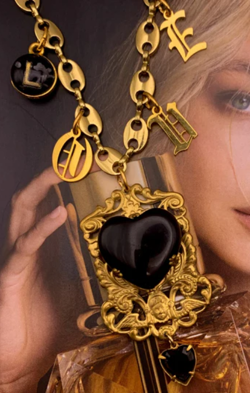 Ghost_Lola-HearttoHeartNecklaceprincessbazaar1