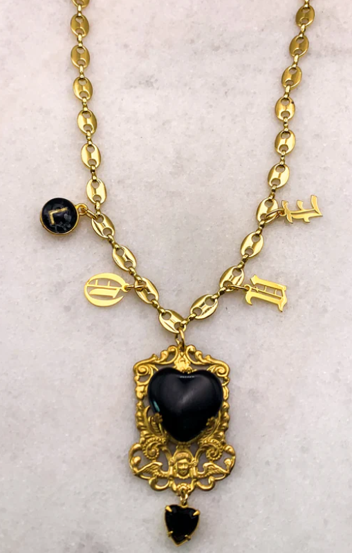 Ghost_Lola-HearttoHeartNecklaceprincessbazaar1