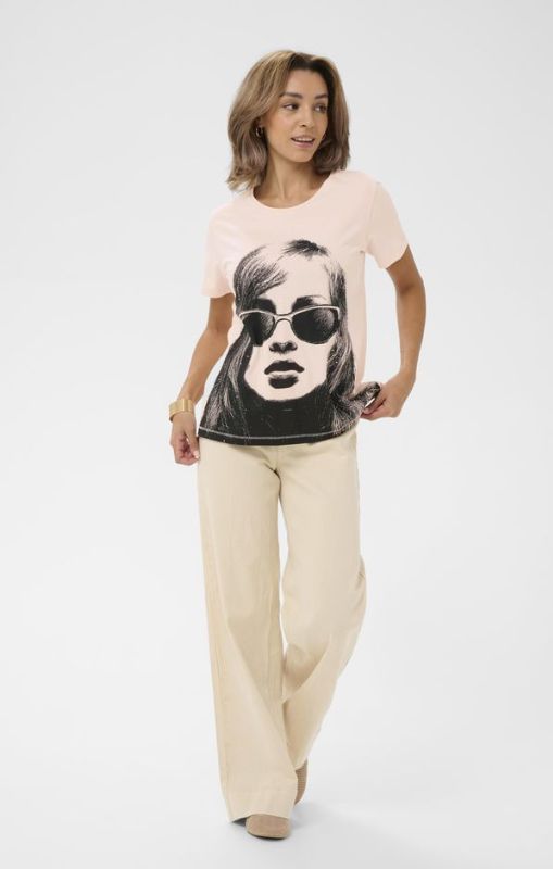 Joliy Tshirt Black sunglass girl cream princess bazaar