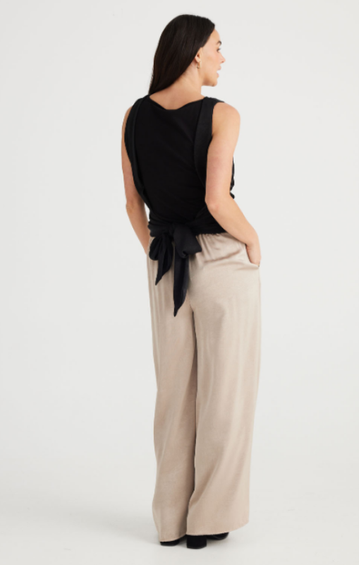 Brave + True - LAINEY TOP - BLACK - BT24073-1 - last one