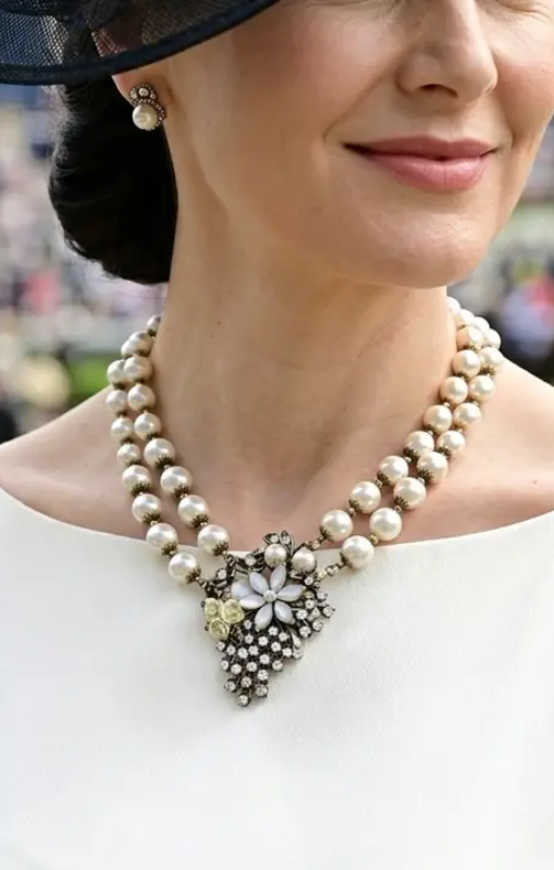 Lovett_Co-MiriamHaskellInspiredNecklace2RowVintagePearlNecklace-11251princessbazaar1