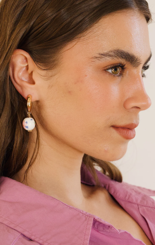 Zoda - MIRABEL FLORAL BEAD GOLD HOOP EARRING PINK - 220555E