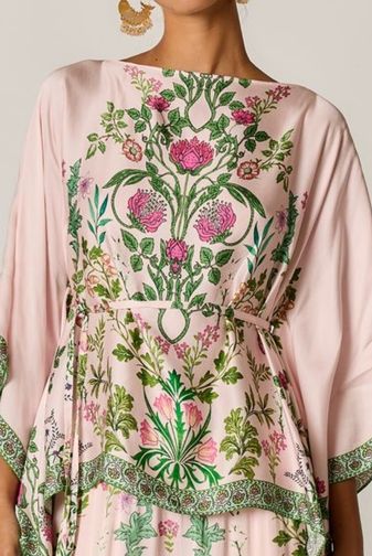 Tatiana_poncho_pink_ruby_yaya_princess_bazaar_5