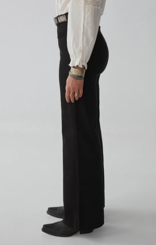 VivaPant-Megalia-Blackmaisonhotelprincessbazaar1