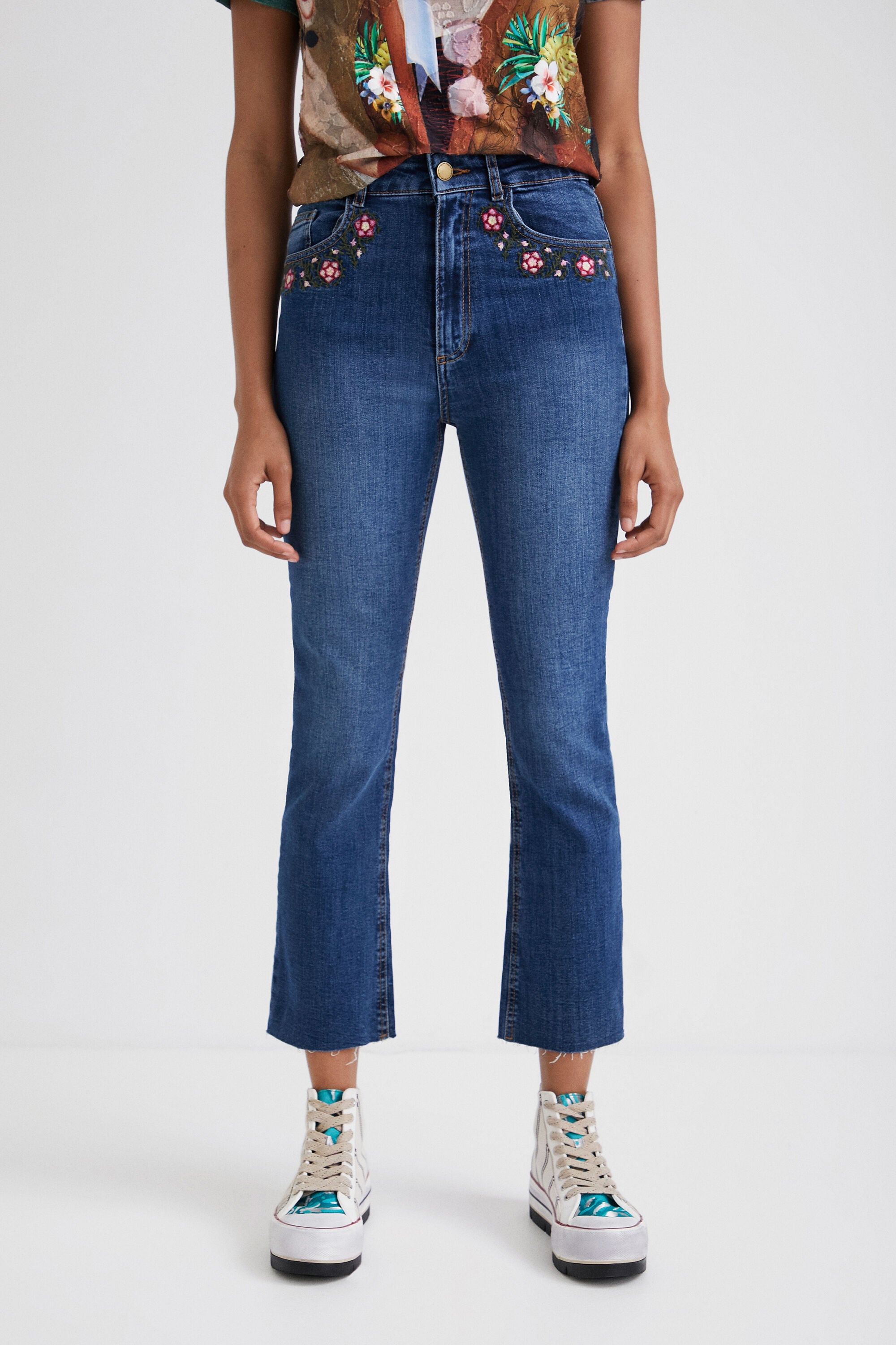 Desigual - Flared cropped jeans - 22SWDD30